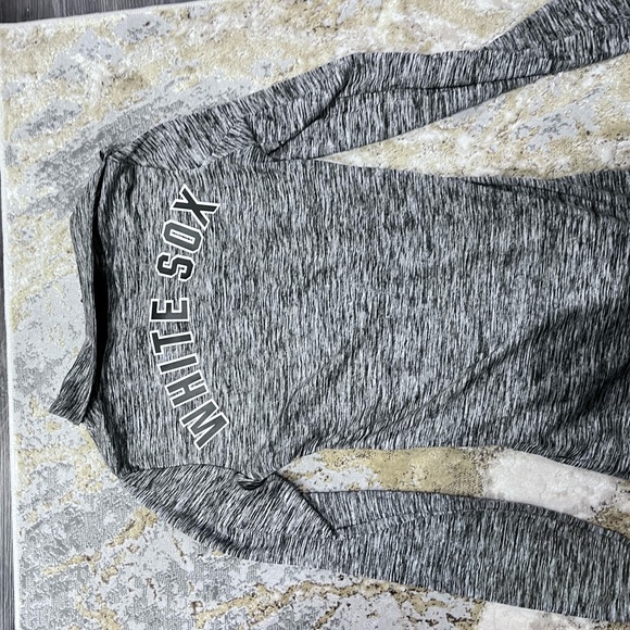 Pink Chicago white sox shirt - Picture 2 of 3